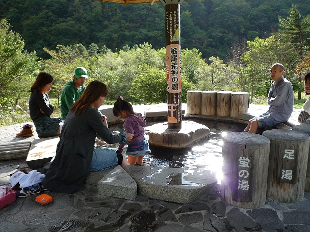 奥飛騨温泉郷 気軽に温泉気分を味わえる、足湯めぐり