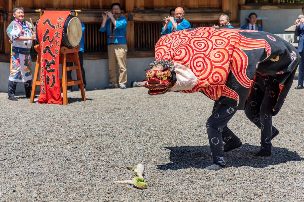 獅子舞（へんべとり）　播隆祭・北アルプス飛騨側開山祭（5/10）