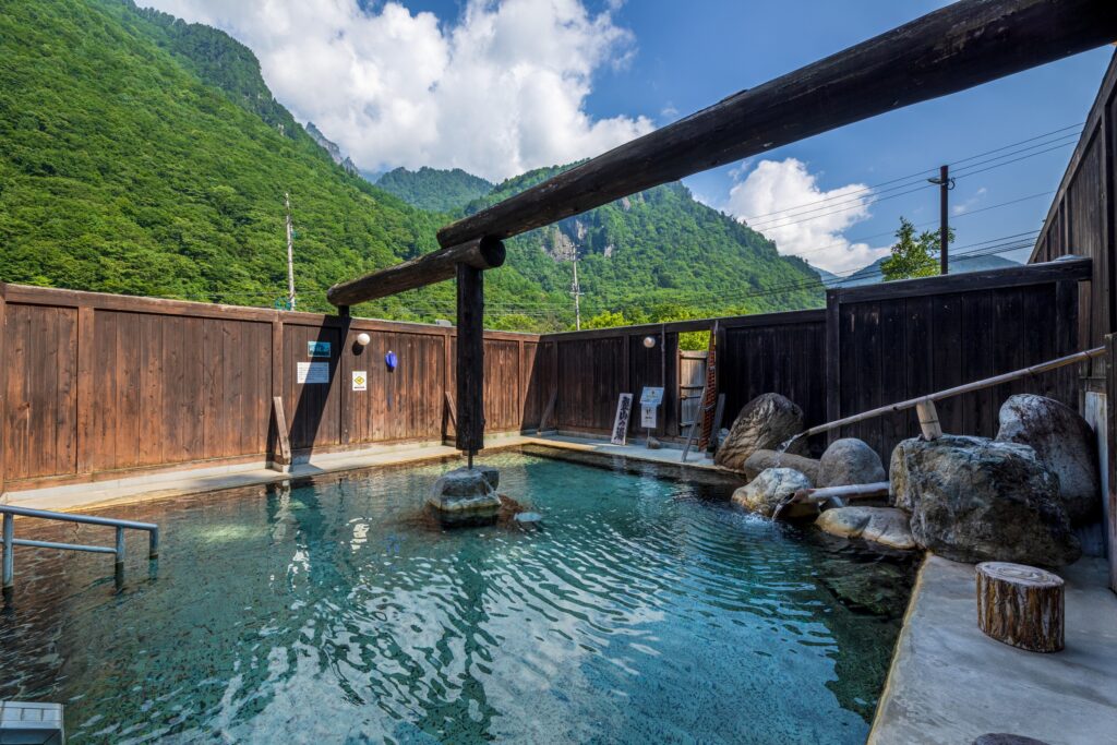 ひがくの湯と登山者食堂